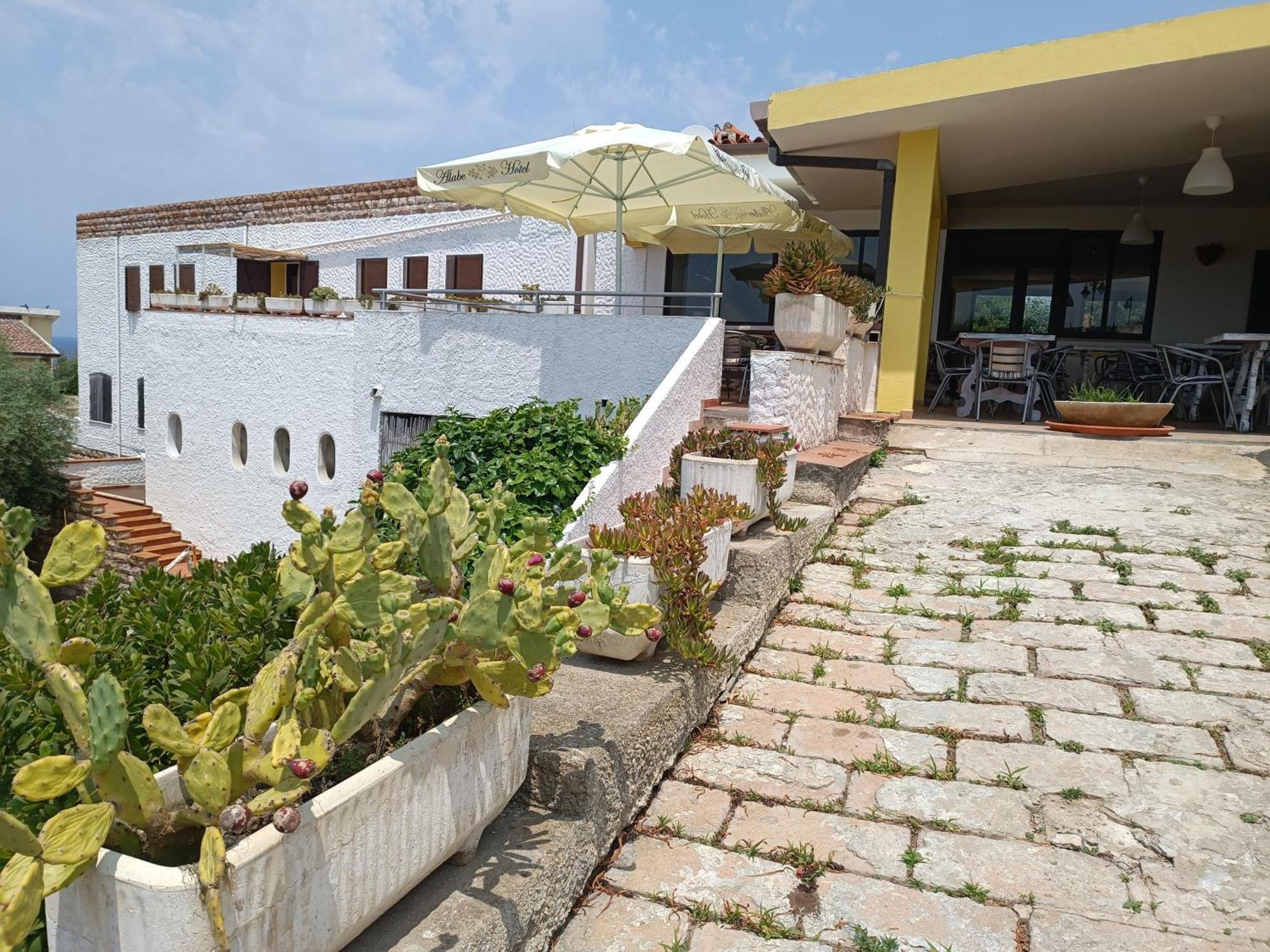 Alabe Hotel Marina Di Tresnuraghes Exterior foto